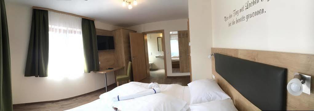 Hotel Starchlhof 斯拉德明 外观 照片